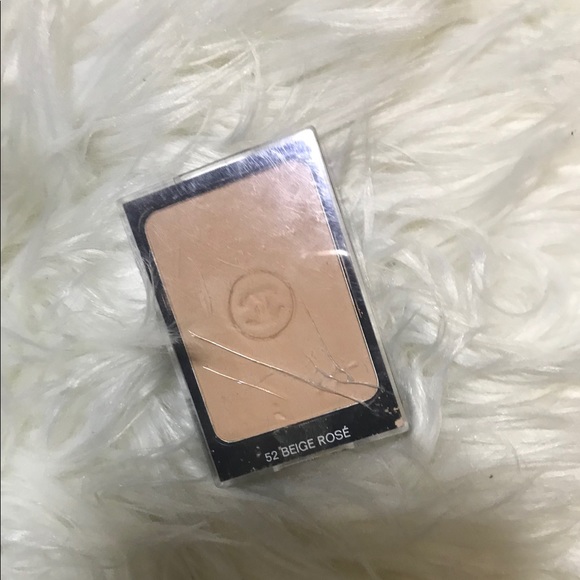 Chanel foundation 52 Beige Rosé - Picture 2 of 3